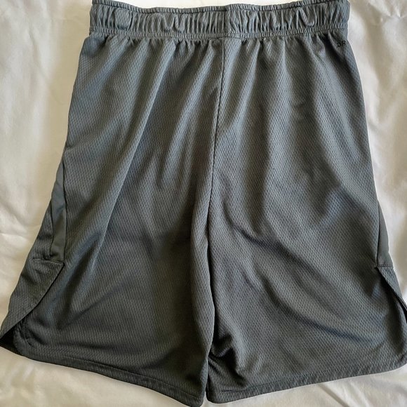 NIKE MEN’S ATHLETIC SHORTS. 2 SIZES.EACH PAIR $23 - Picture 4 of 7